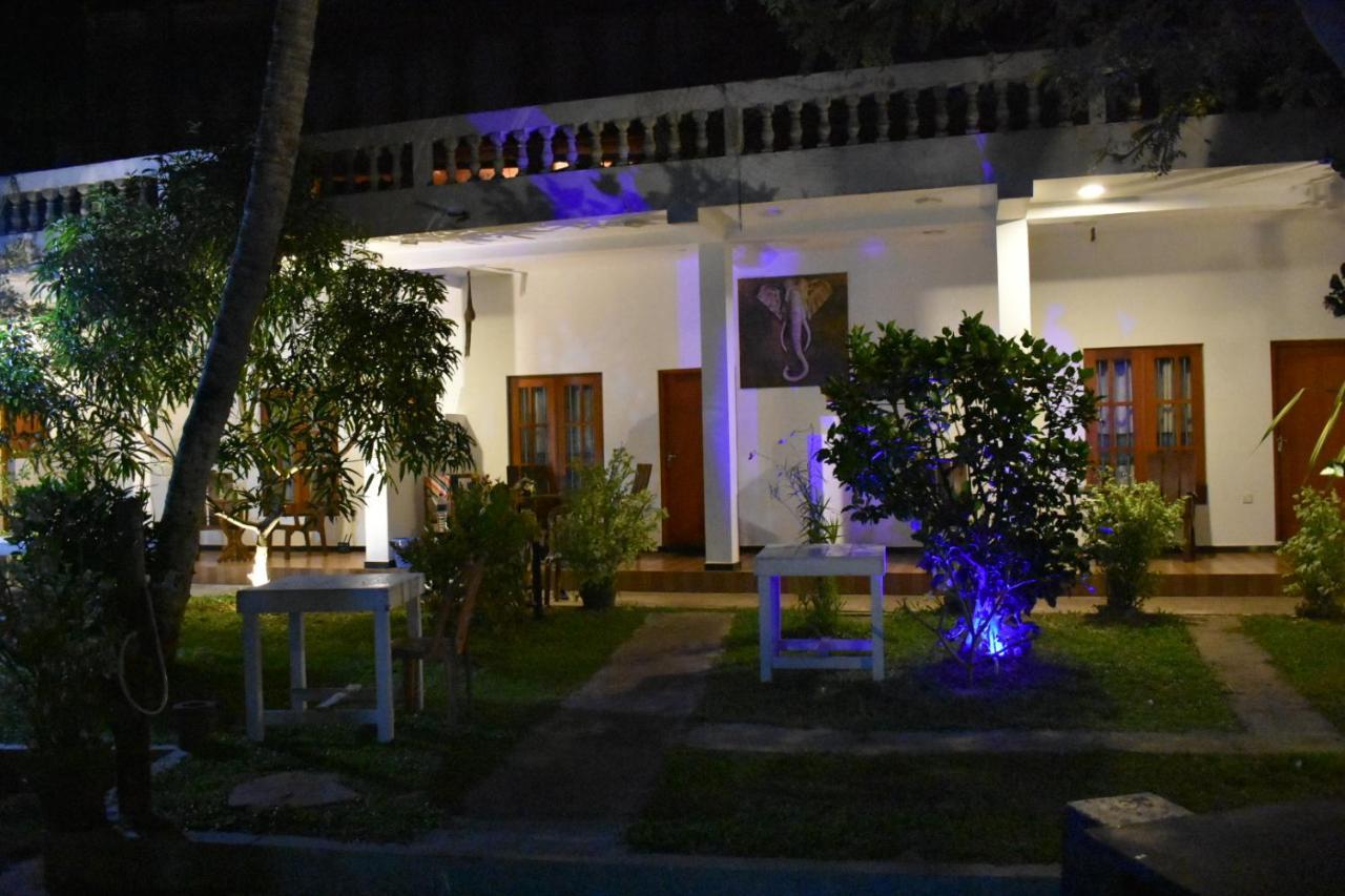 Aroma Guest House Мирисса Экстерьер фото